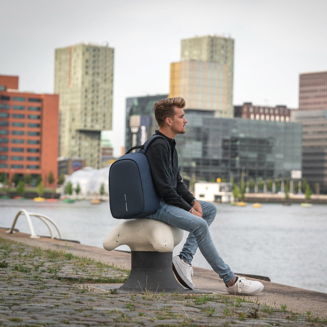 XDDESIGN BOBBY HERO Anti-theft Backpack in rPET material Navy Blue