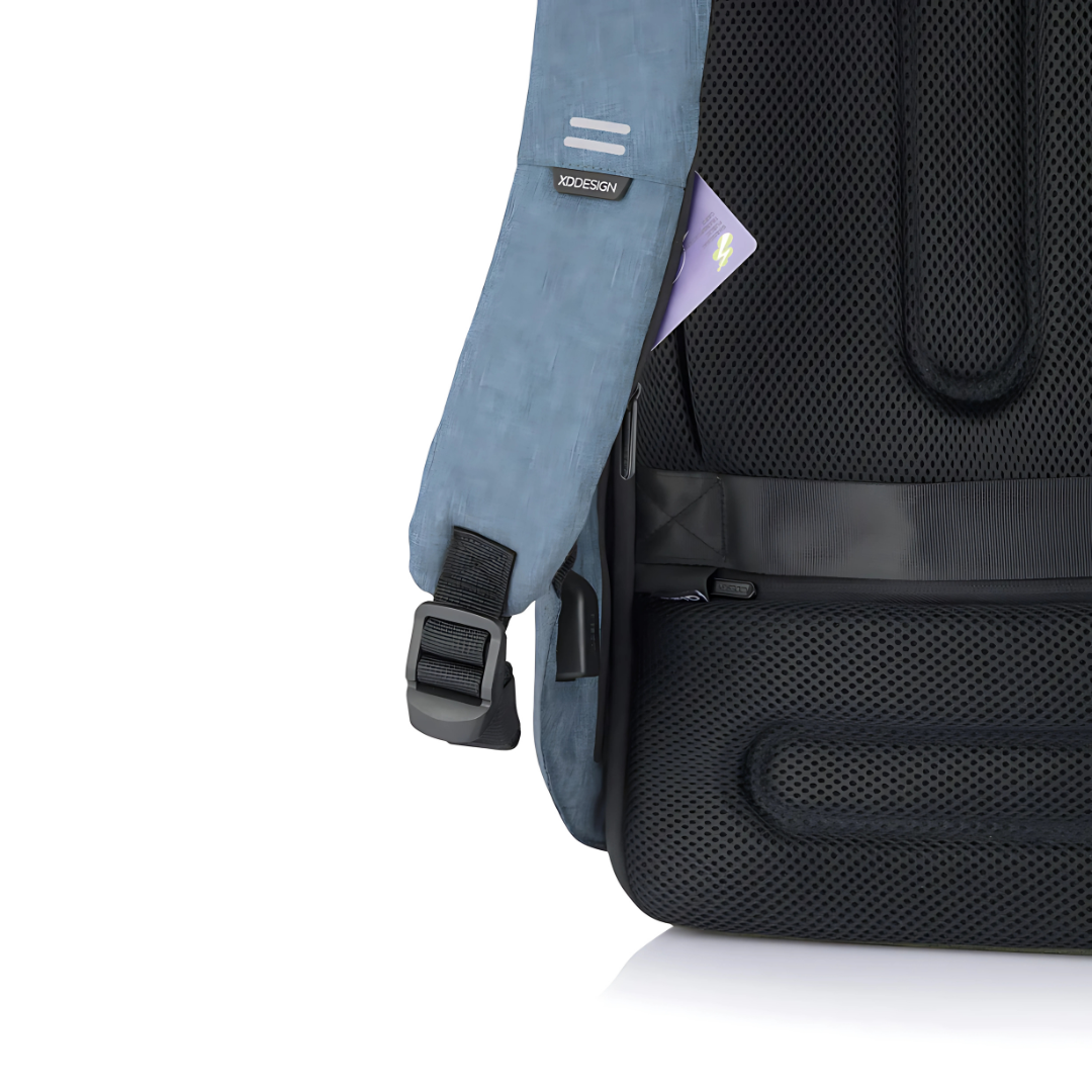 XDDESIGN BOBBY HERO Anti-theft Backpack in rPET material Light Blue