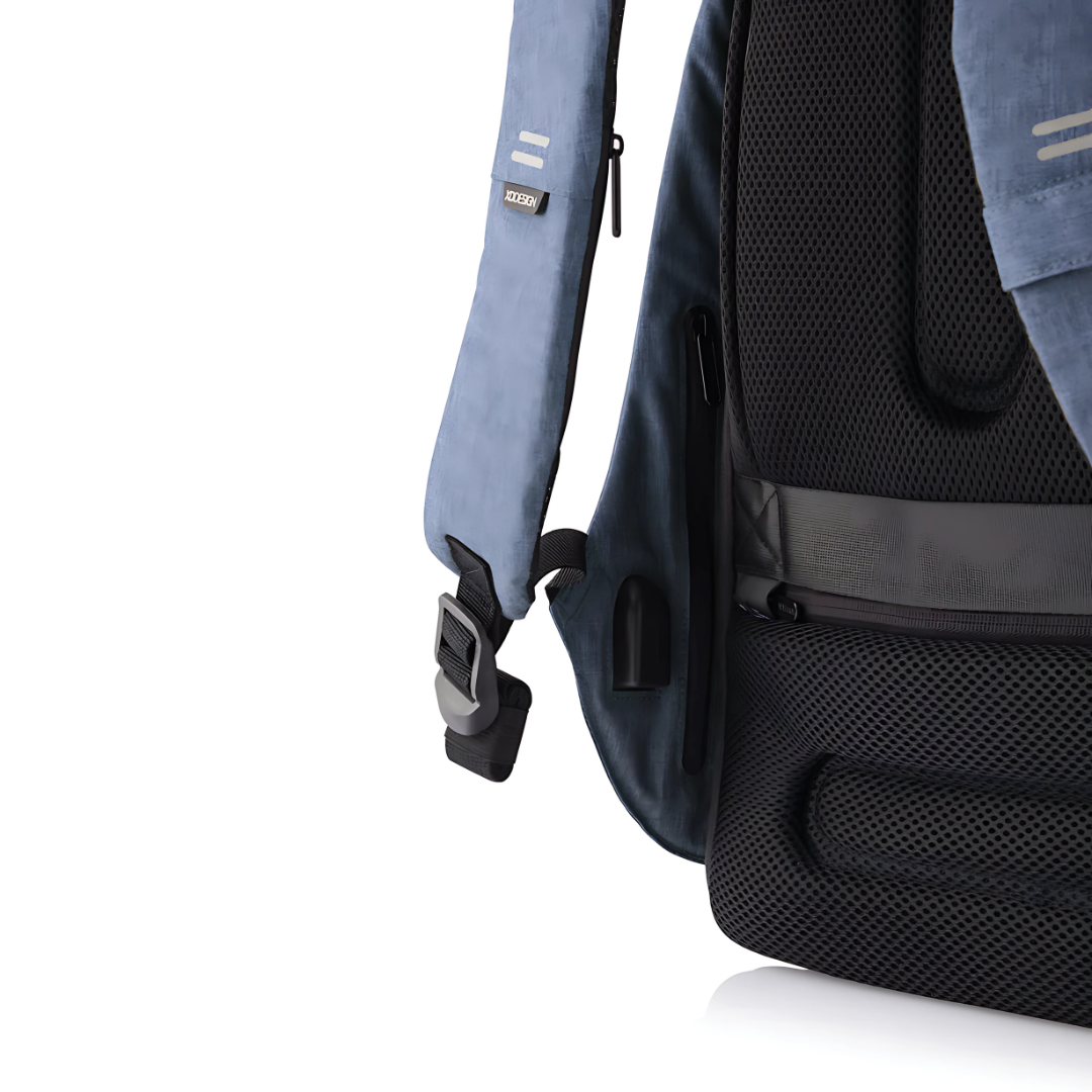 XDDESIGN BOBBY HERO Anti-theft Backpack in rPET material Light Blue
